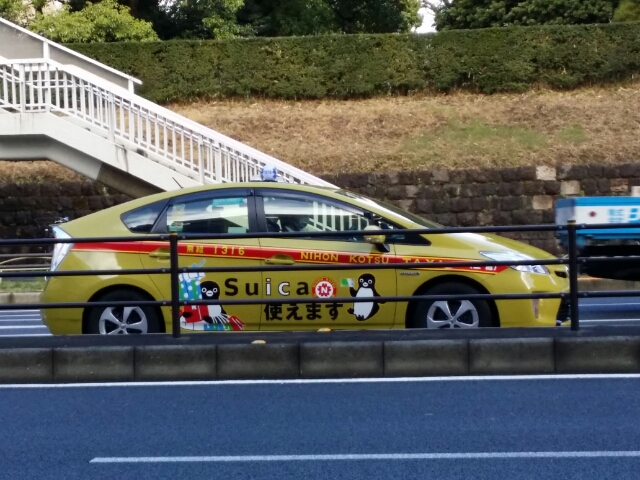 Suica のペンギンラッピングタクシー