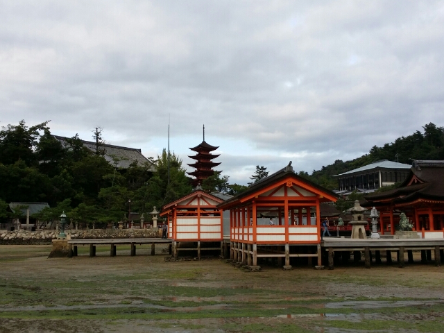 干潮時の厳島神社